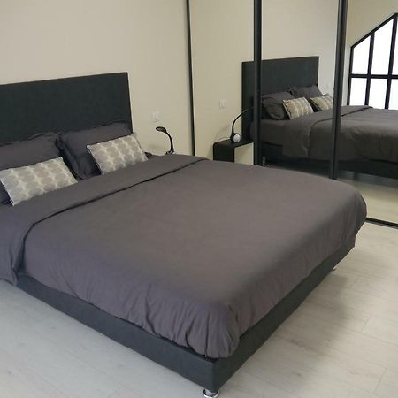 Appartement GRAND LOFT chic et moderne, déco industrielle à Beausoleil Extérieur photo