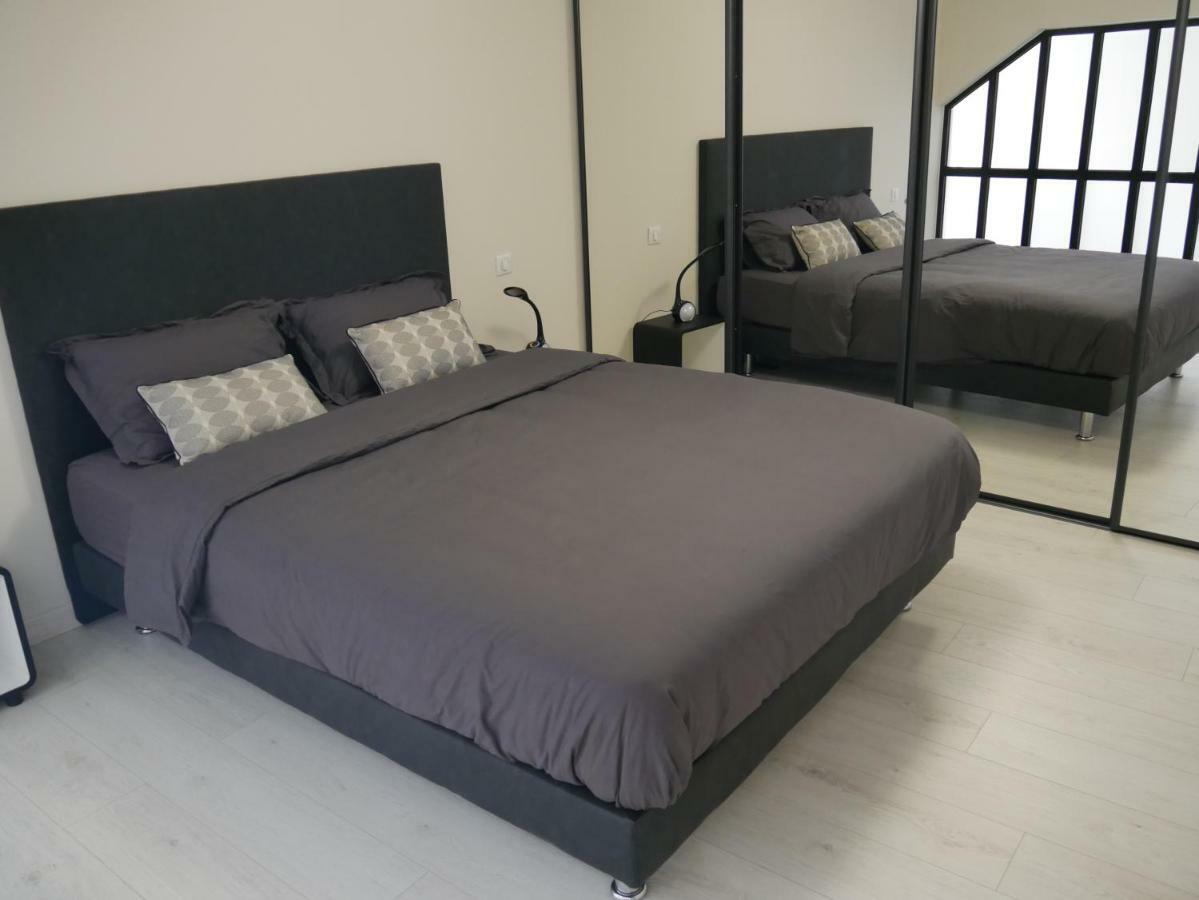 Appartement GRAND LOFT chic et moderne, déco industrielle à Beausoleil Extérieur photo