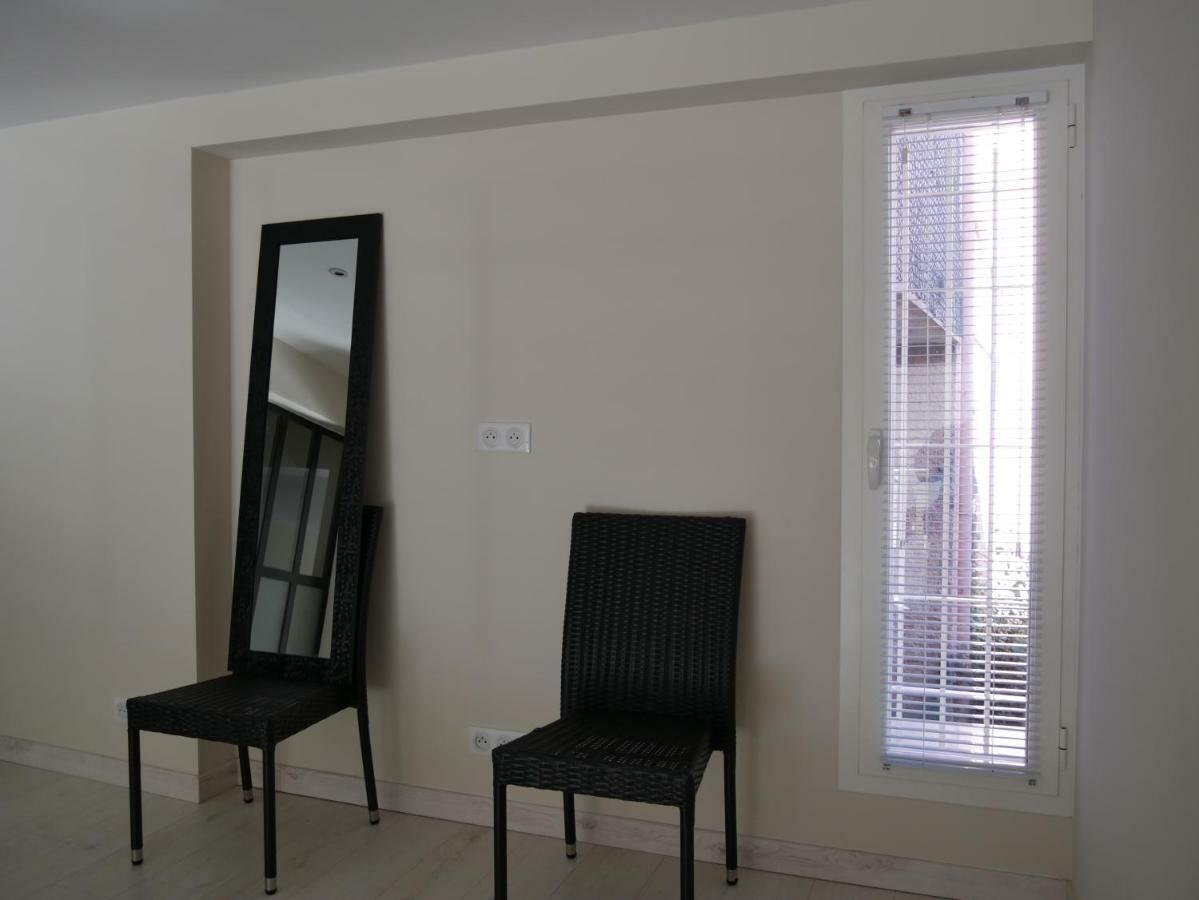 Appartement GRAND LOFT chic et moderne, déco industrielle à Beausoleil Extérieur photo