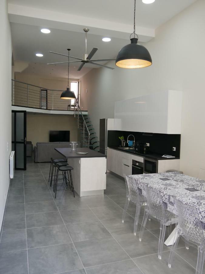 Appartement GRAND LOFT chic et moderne, déco industrielle à Beausoleil Extérieur photo